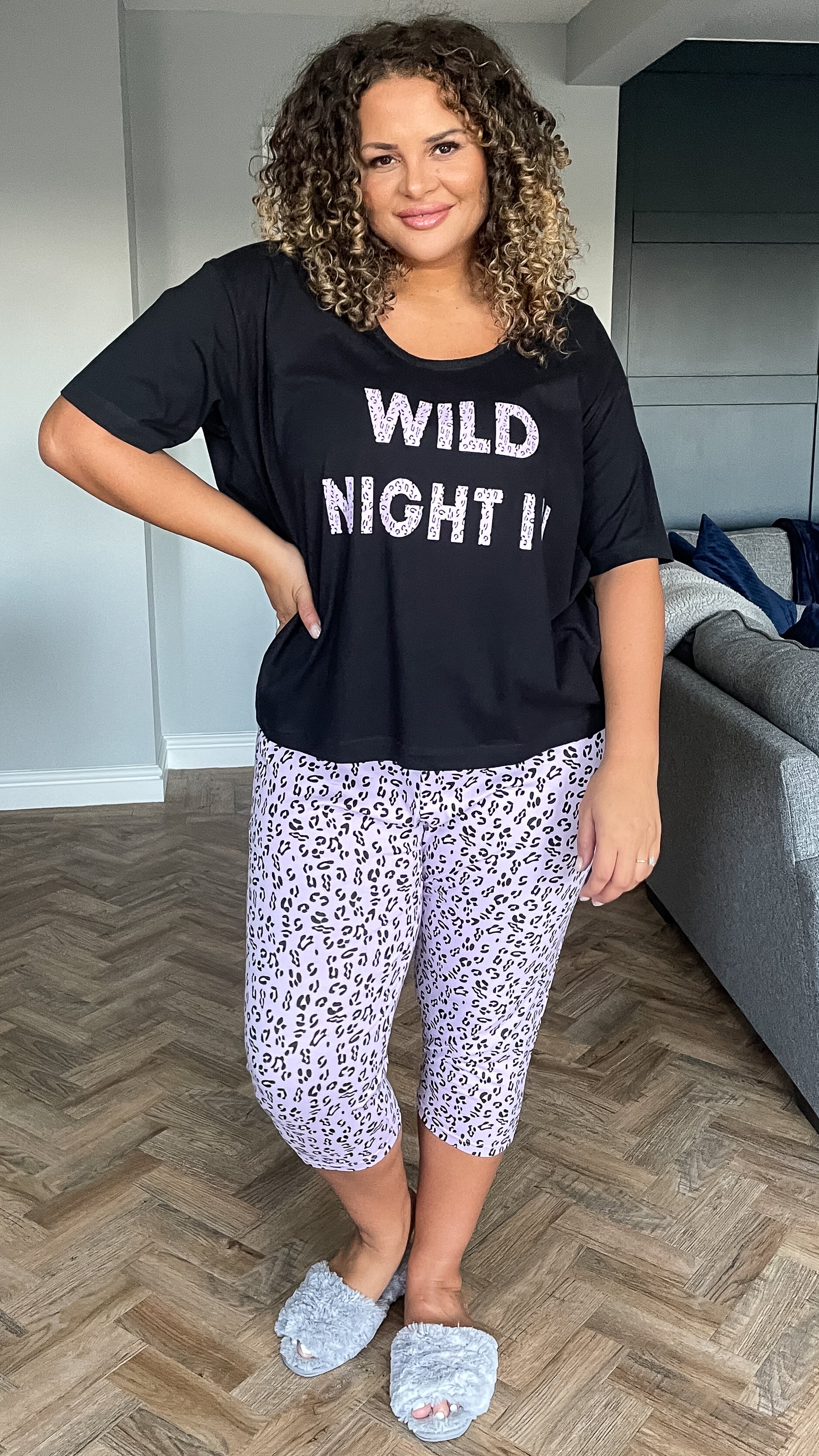CurveWow 'Wild Night In' Printed Cropped Leg Pyjama Set - Image 3