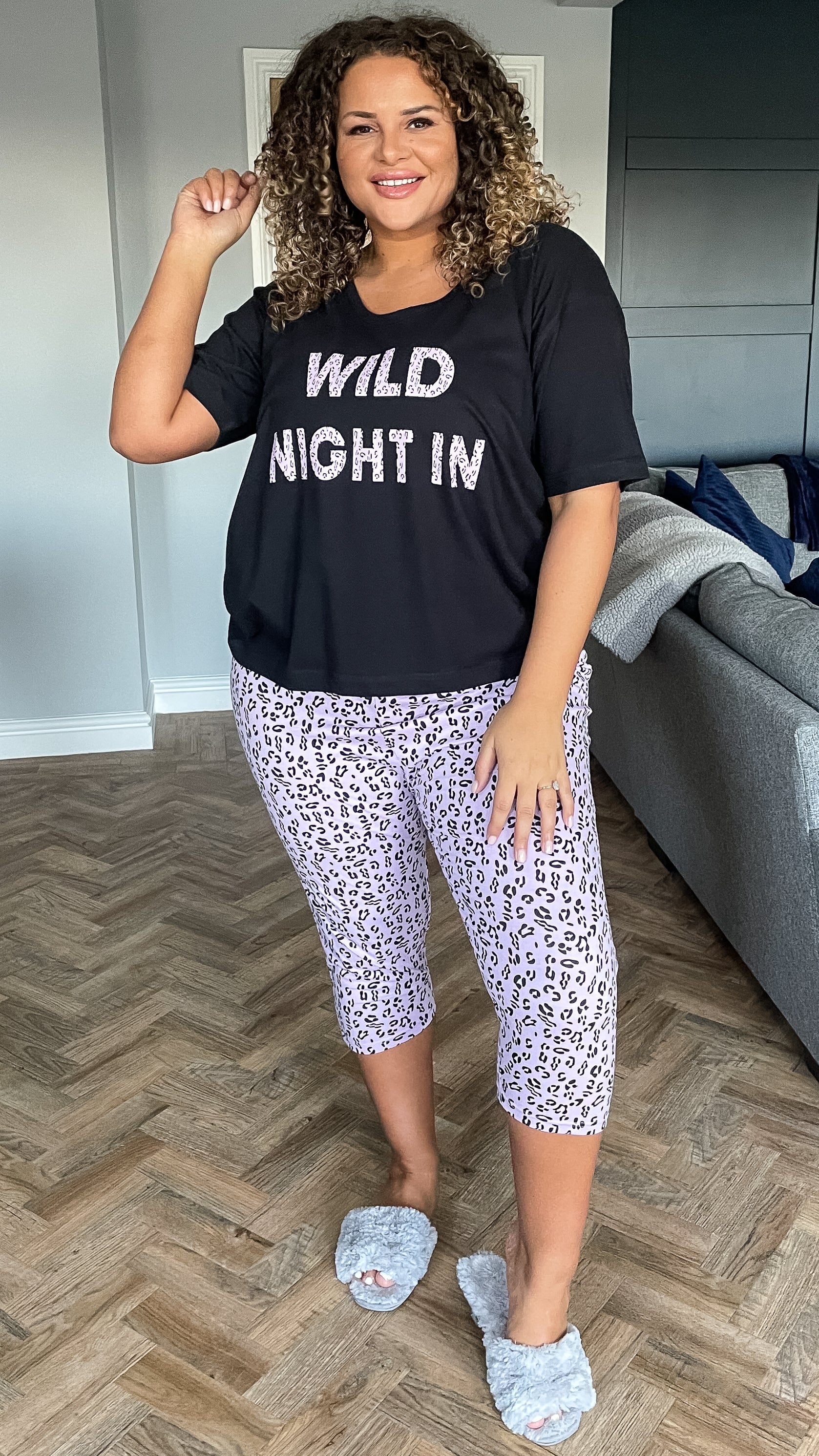 CurveWow 'Wild Night In' Printed Cropped Leg Pyjama Set - Image 6