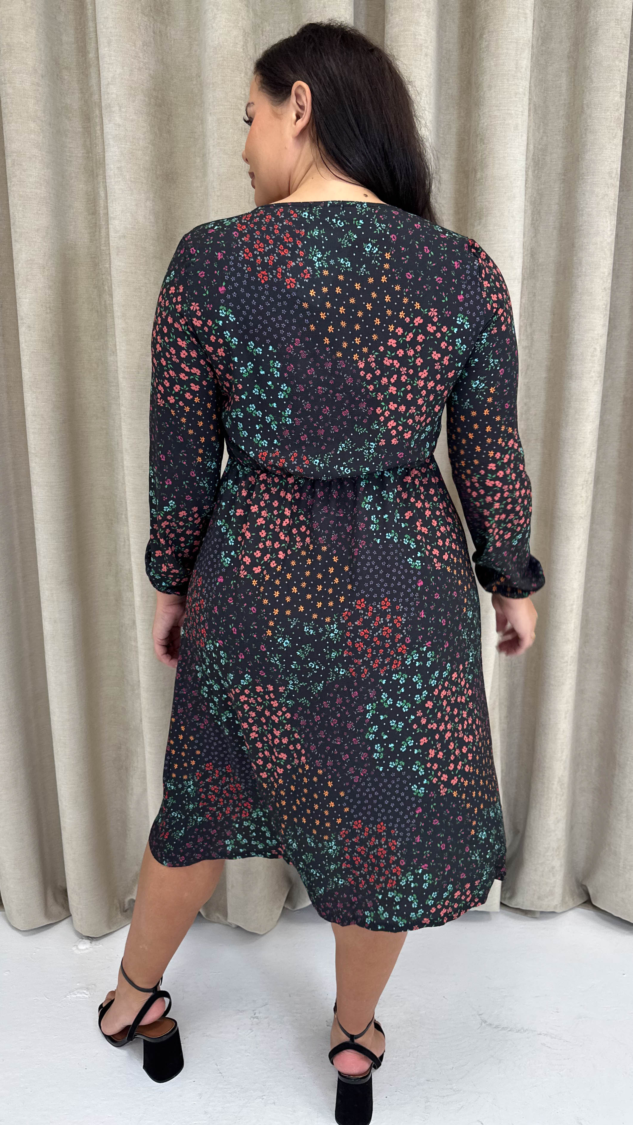 CurveWow Woven Button Front Dress Patchwork Floral - Image 9