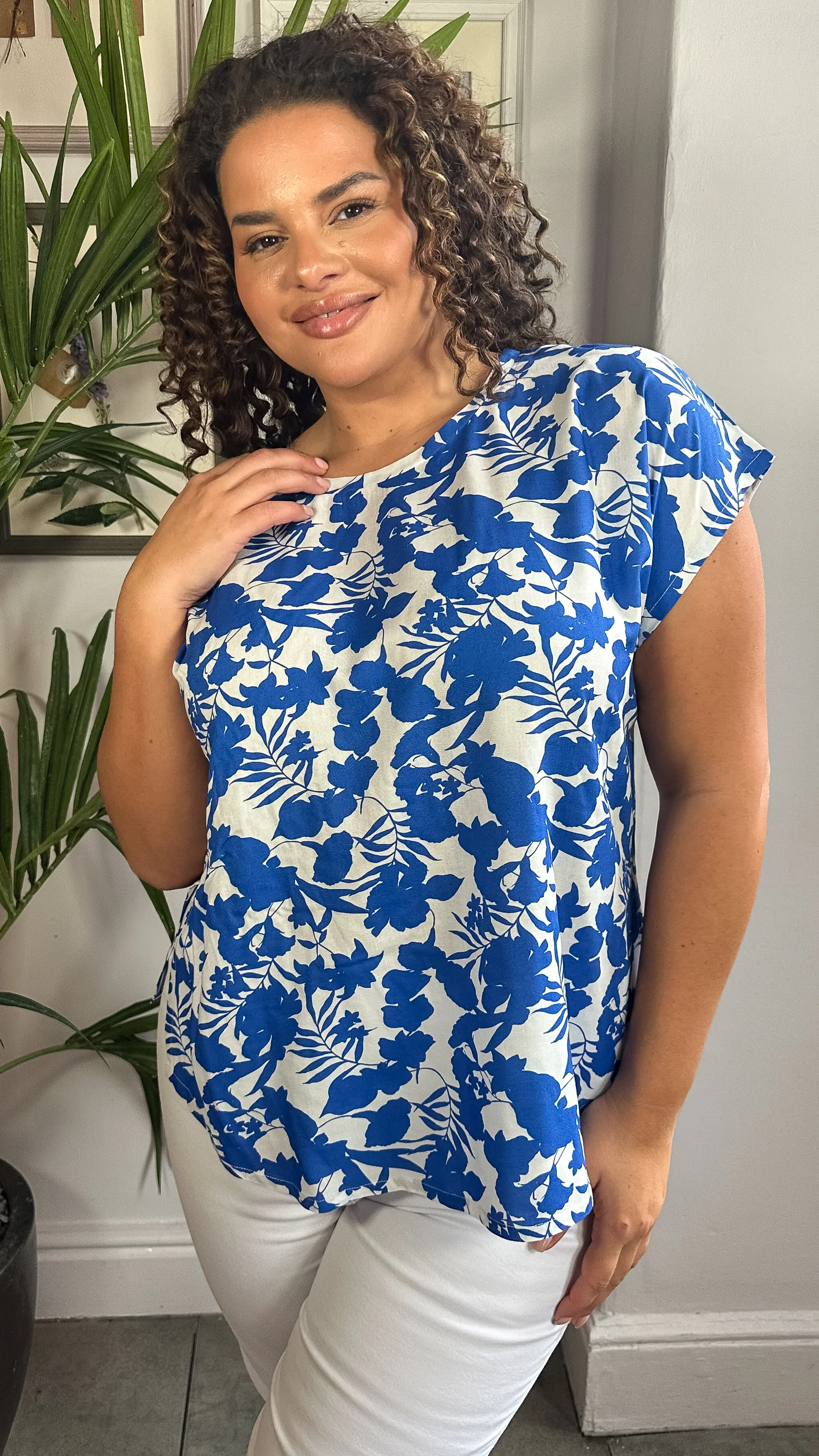 CurveWow Woven Curved Hem Tee Blue Floral - Image 3