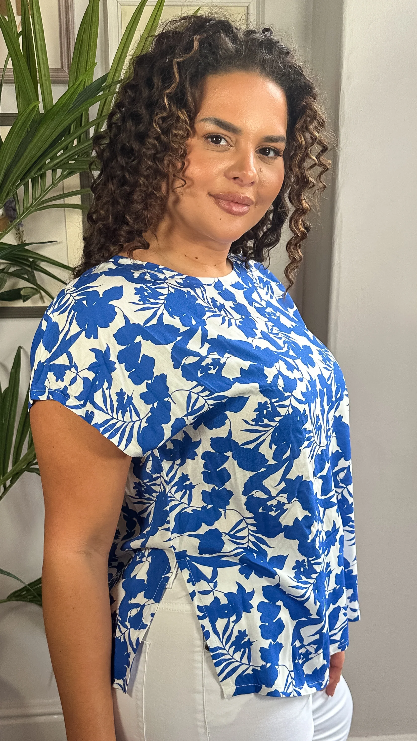 CurveWow Woven Curved Hem Tee Blue Floral - Image 4