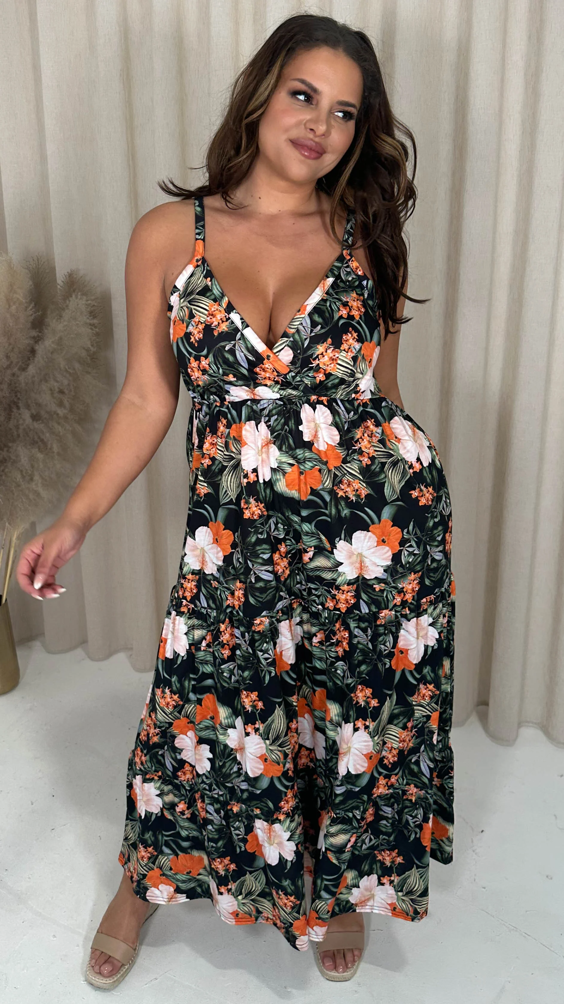 CurveWow Wrap Bust Maxi Black Tropical - Image 4
