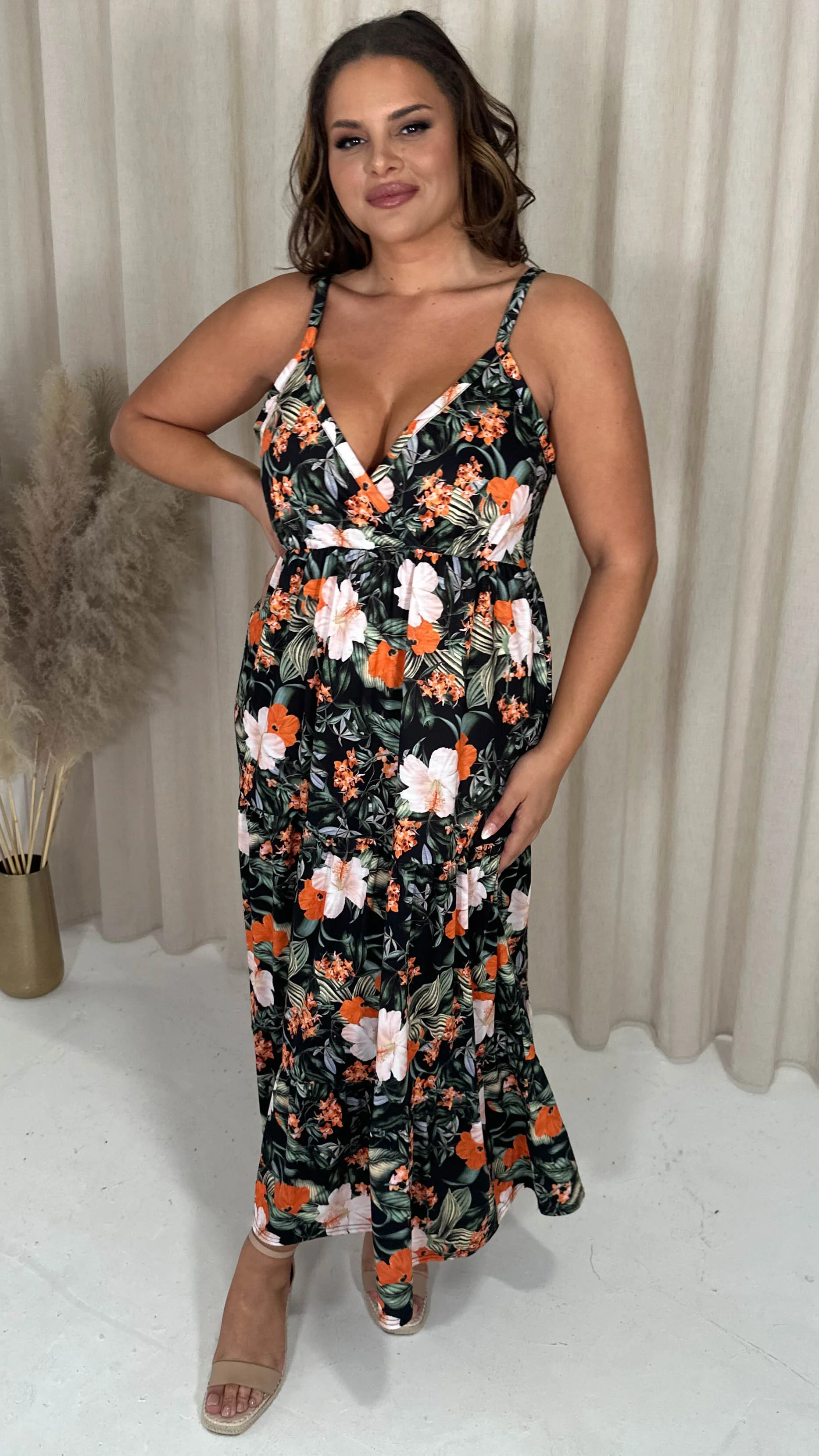 CurveWow Wrap Bust Maxi Black Tropical - Image 6