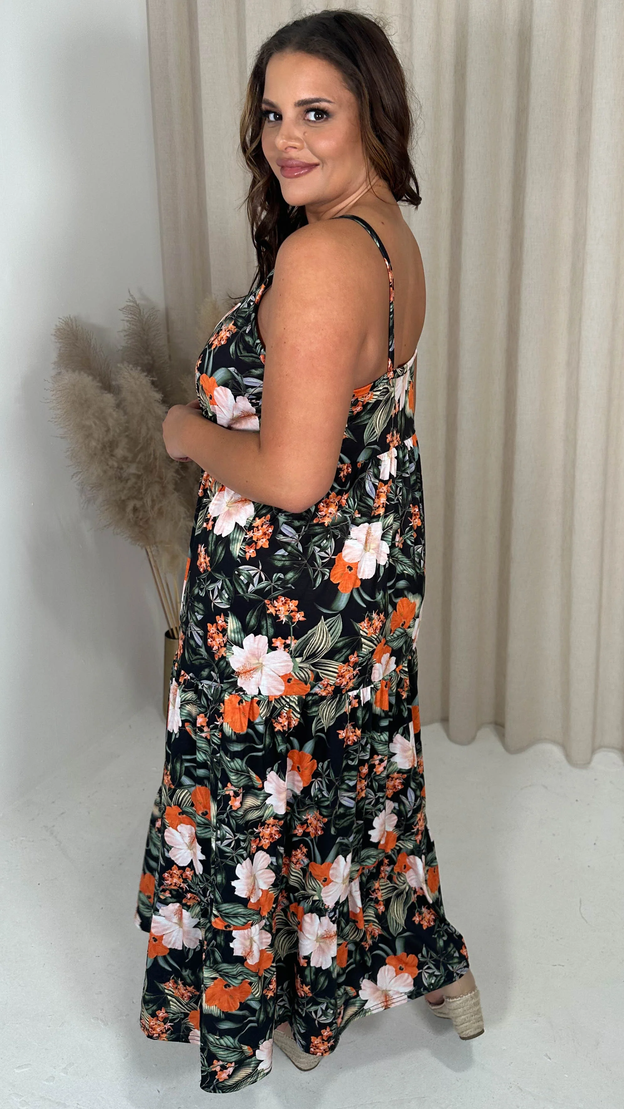 CurveWow Wrap Bust Maxi Black Tropical - Image 7