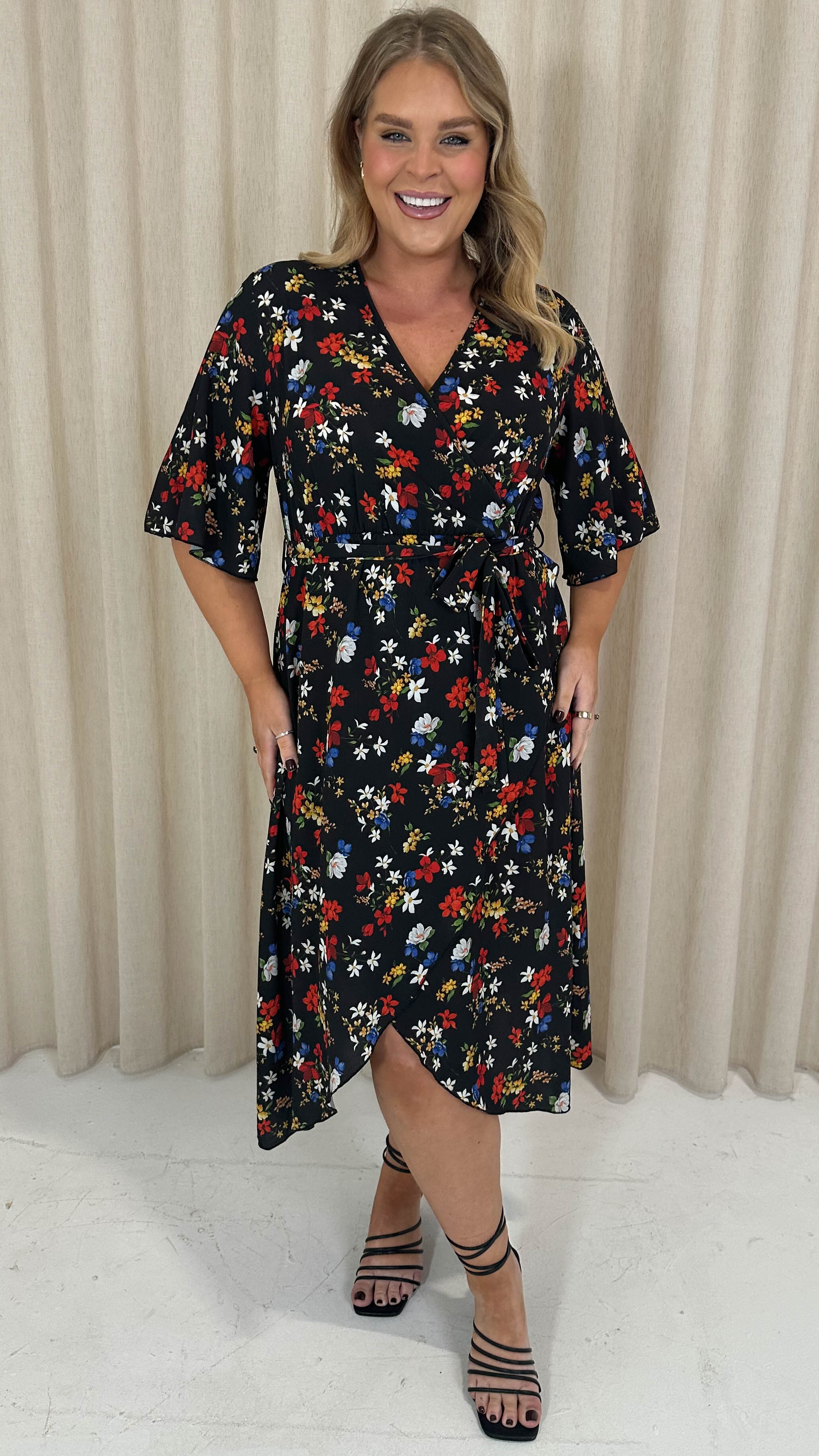 CurveWow Wrap Midi Dress Black Floral - Image 4