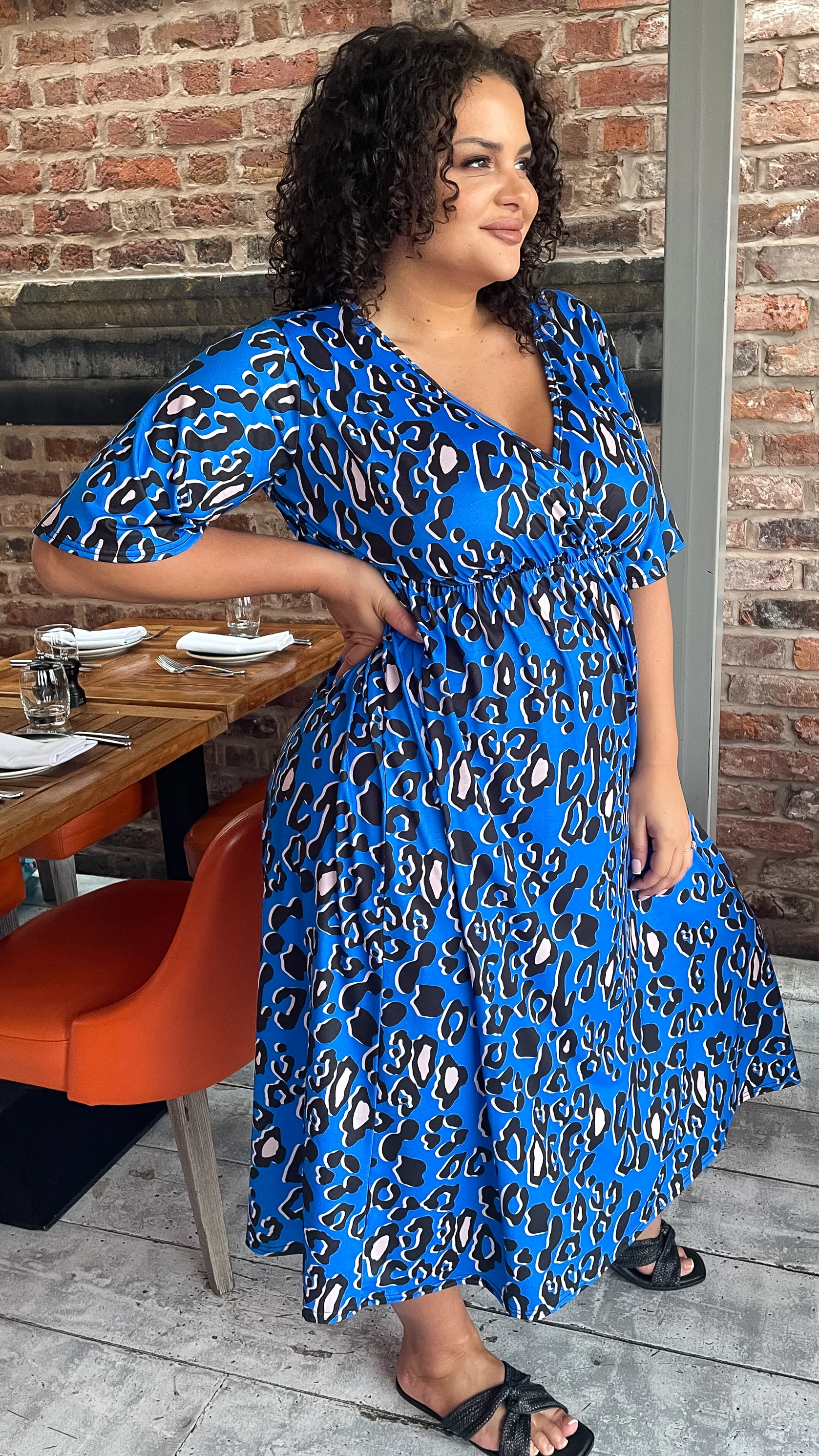 CurveWow Wrap Midi Dress Blue Leopard - Image 4