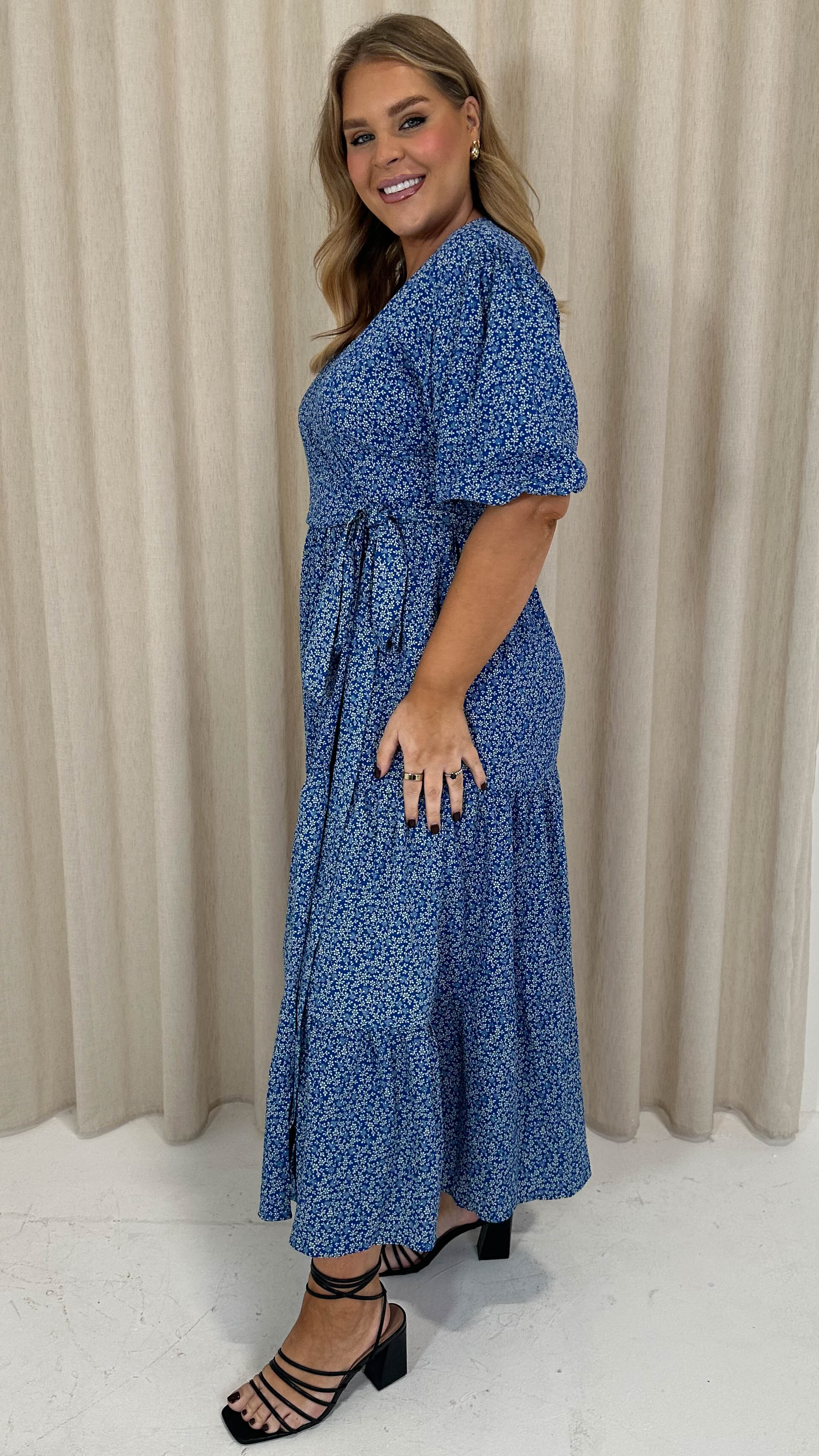 CurveWow Wrap Puff Sleeve Tiered Wrap Dress Blue Floral - Image 15