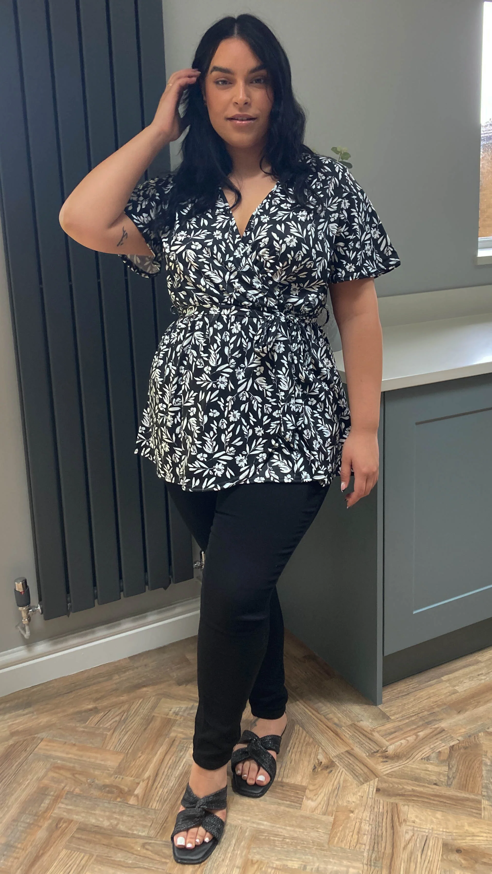 CurveWow Wrap Top Black White Floral - Image 6