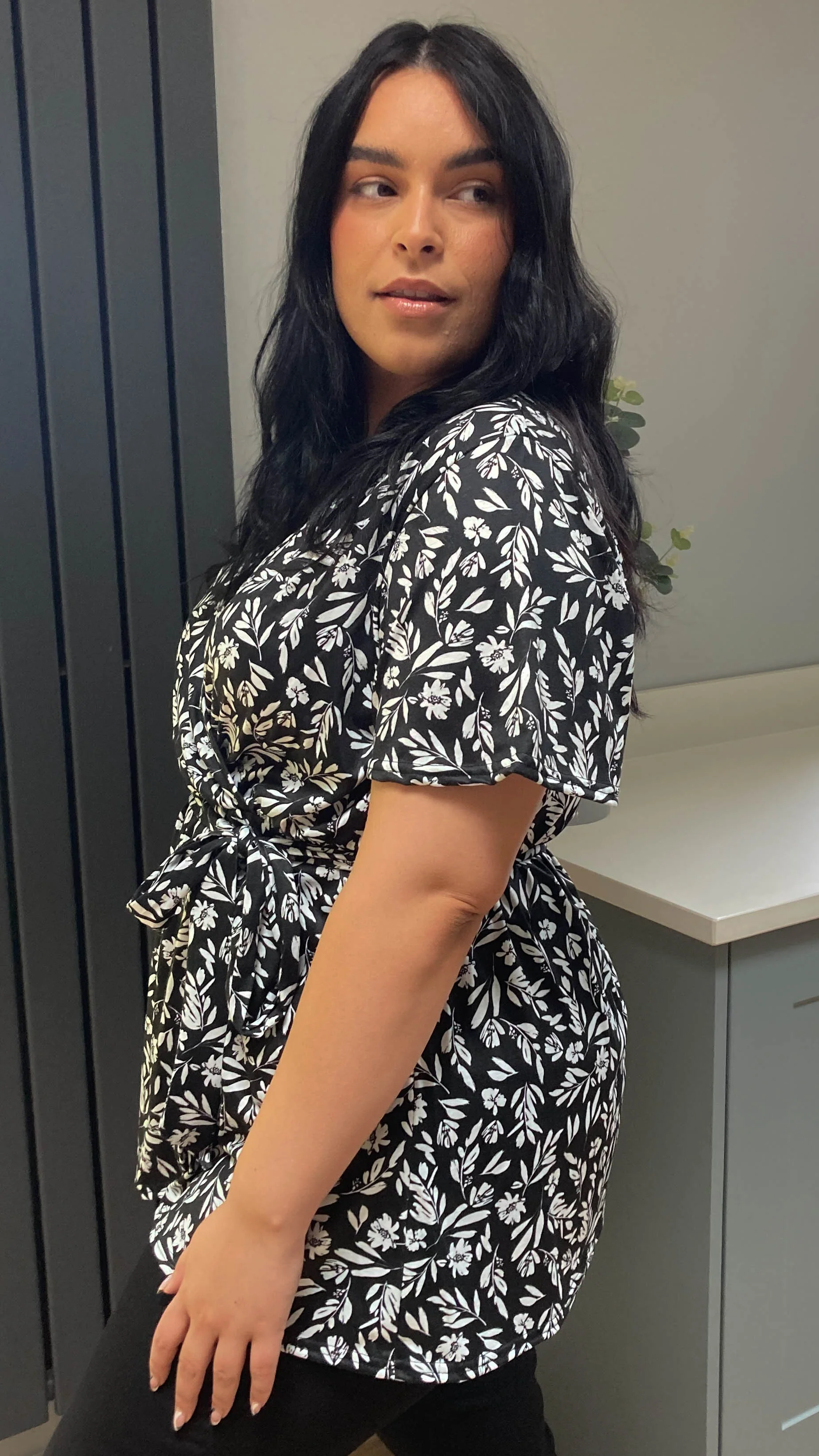 CurveWow Wrap Top Black White Floral - Image 7