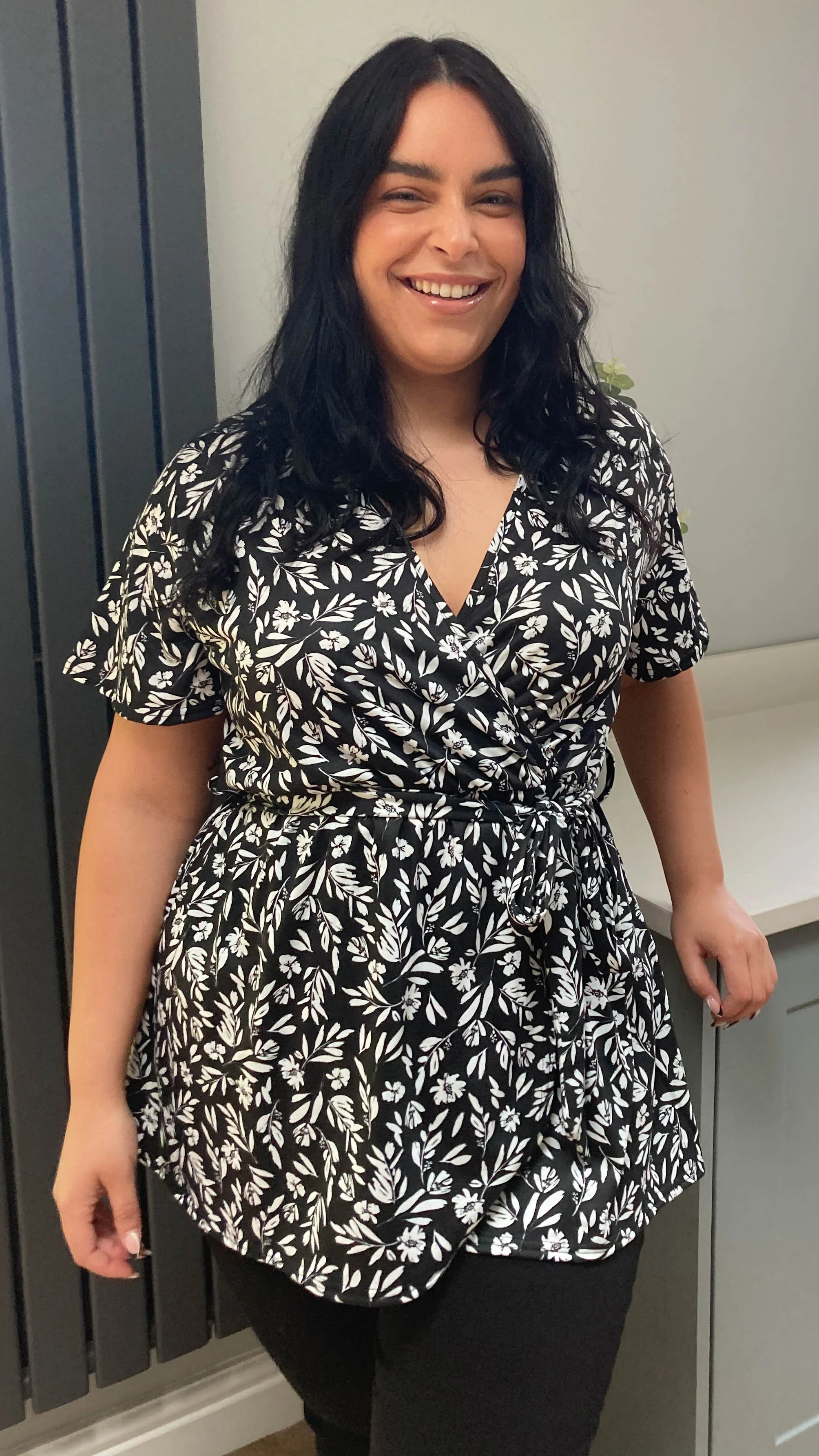 CurveWow Wrap Top Black White Floral - Image 8