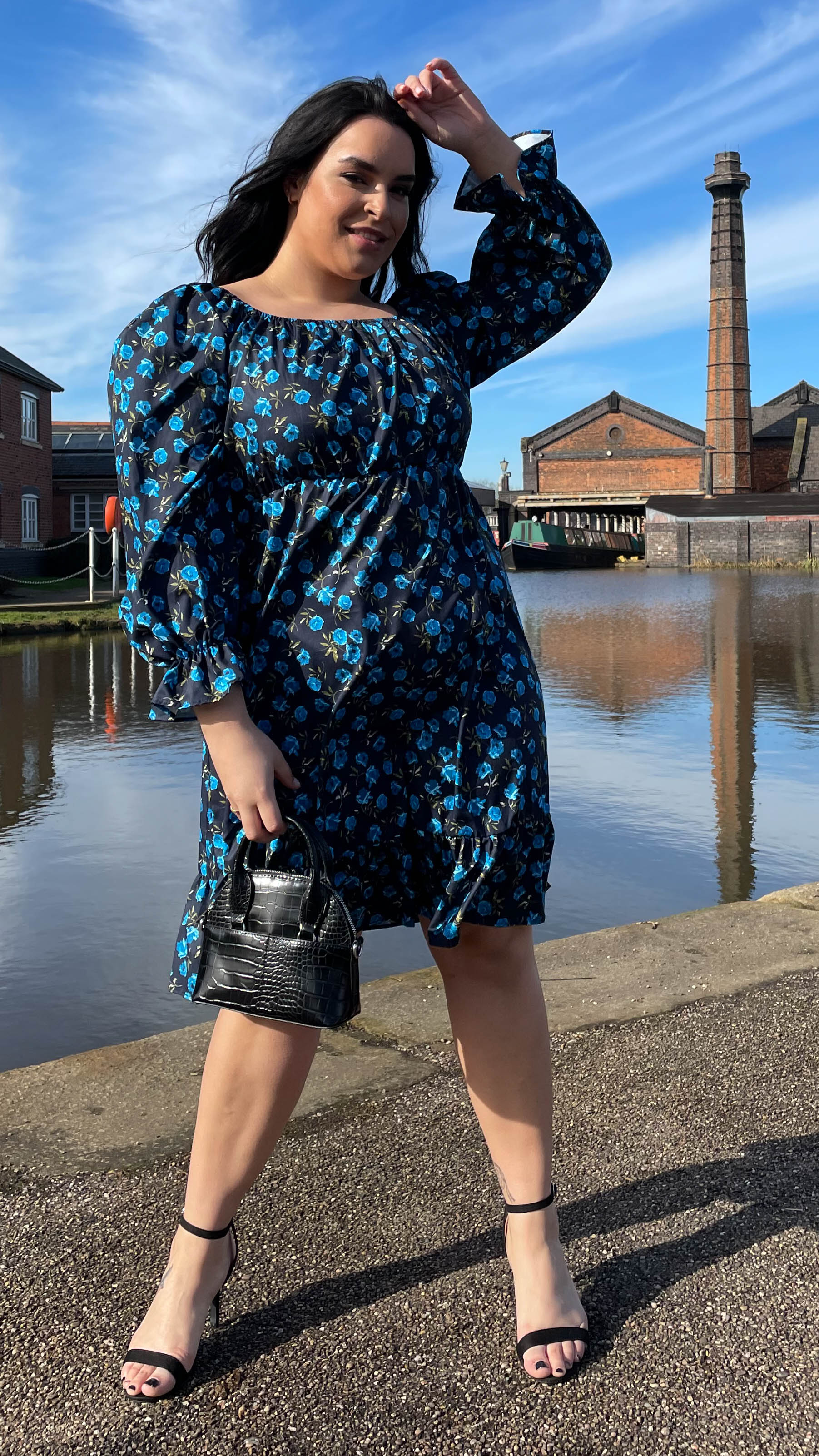 CurveWow Square Neck Dress Blue Floral - Image 10