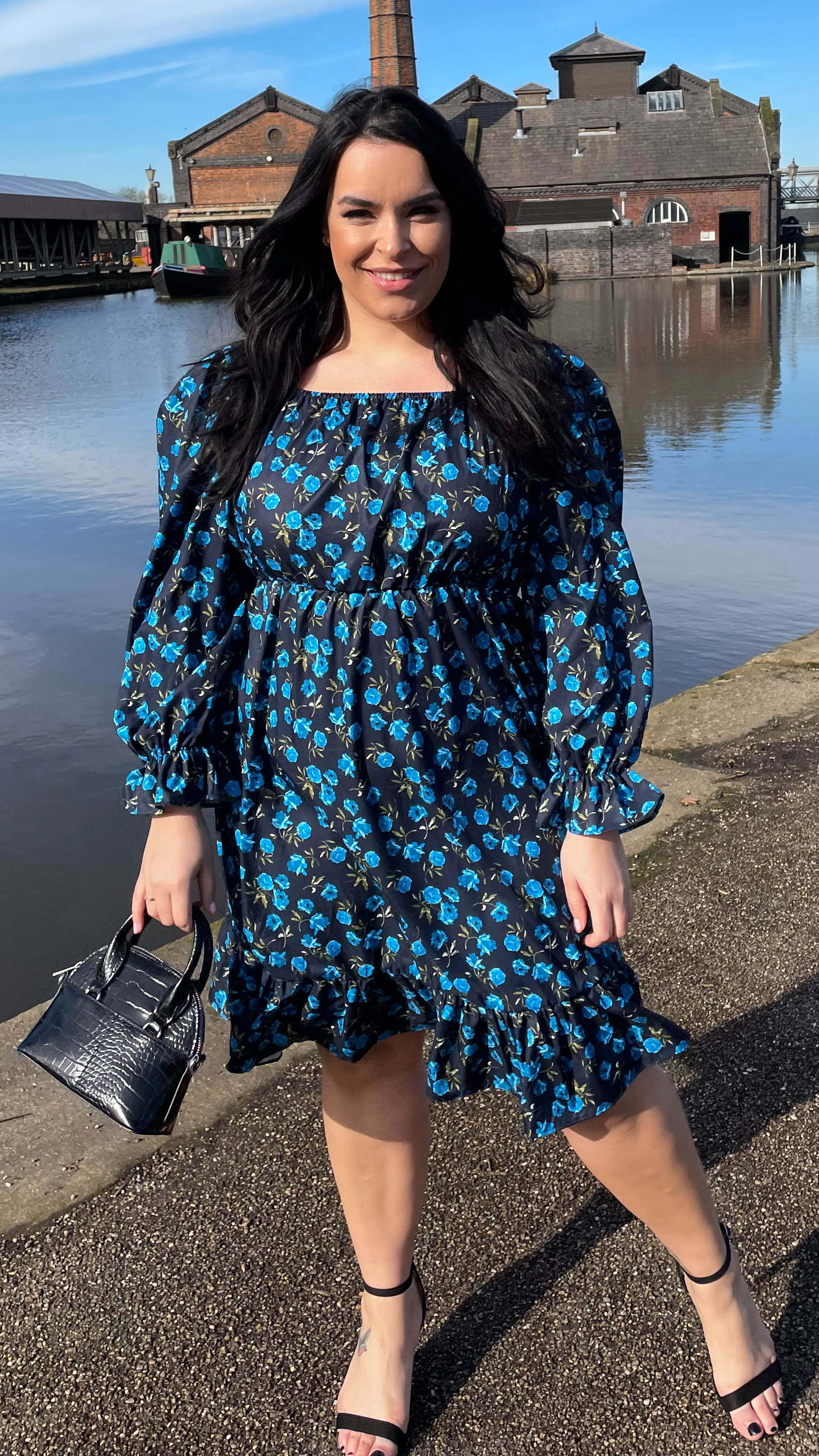 CurveWow Square Neck Dress Blue Floral - Image 4