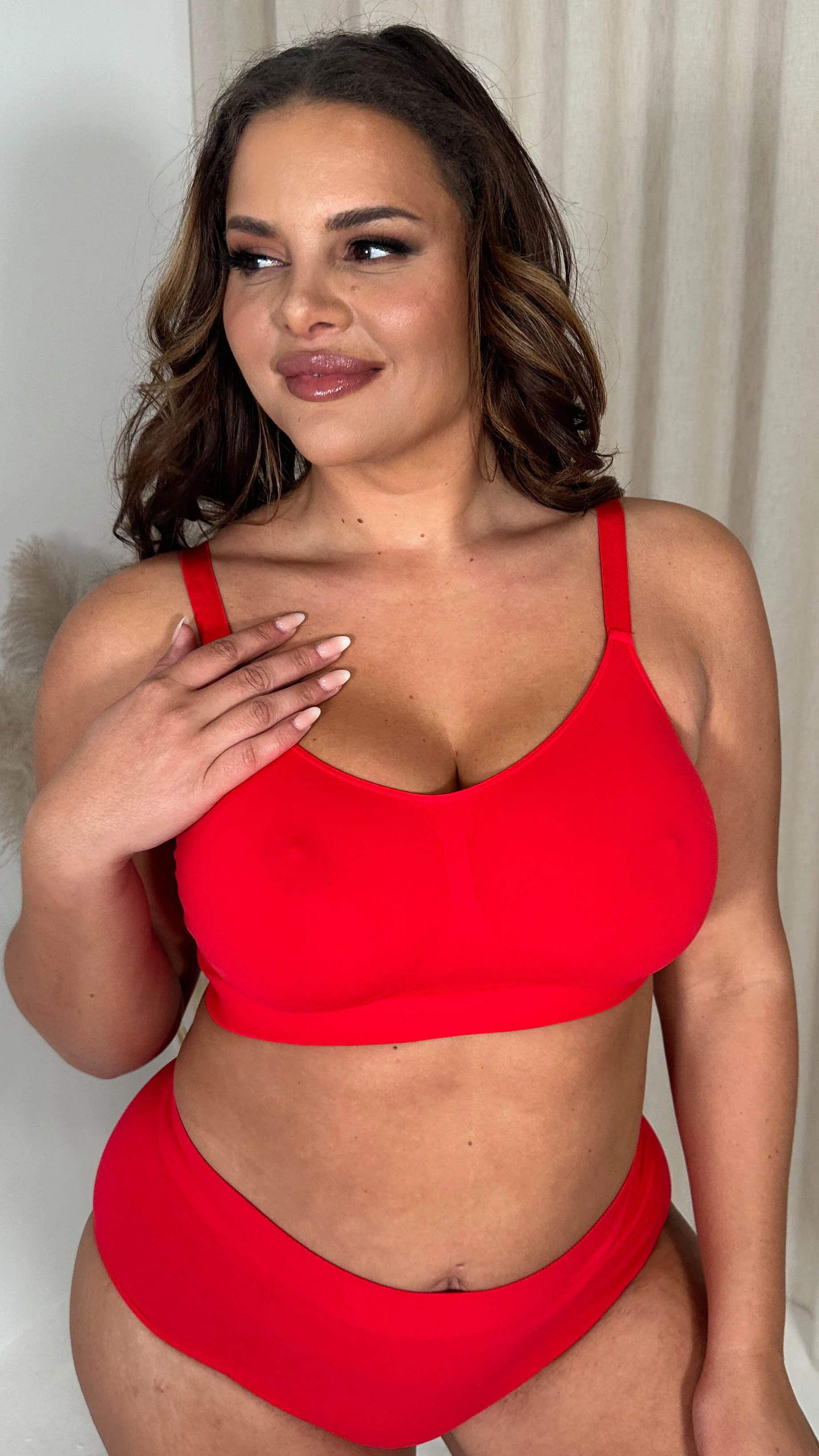 Curvy Seam Free Adjustable Comfort Bra Red - Image 4