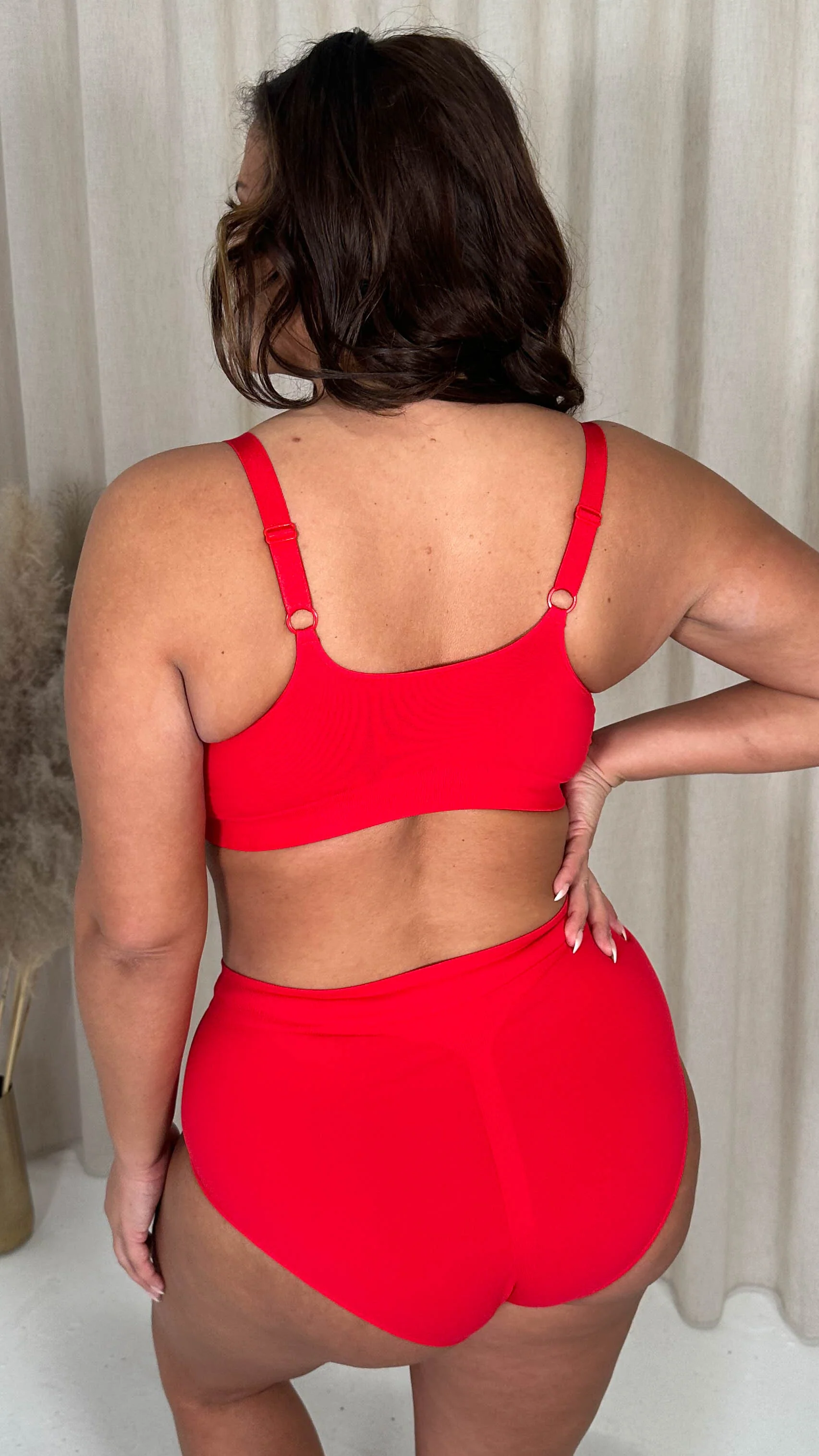 Curvy Seam Free Adjustable Comfort Bra Red - Image 5