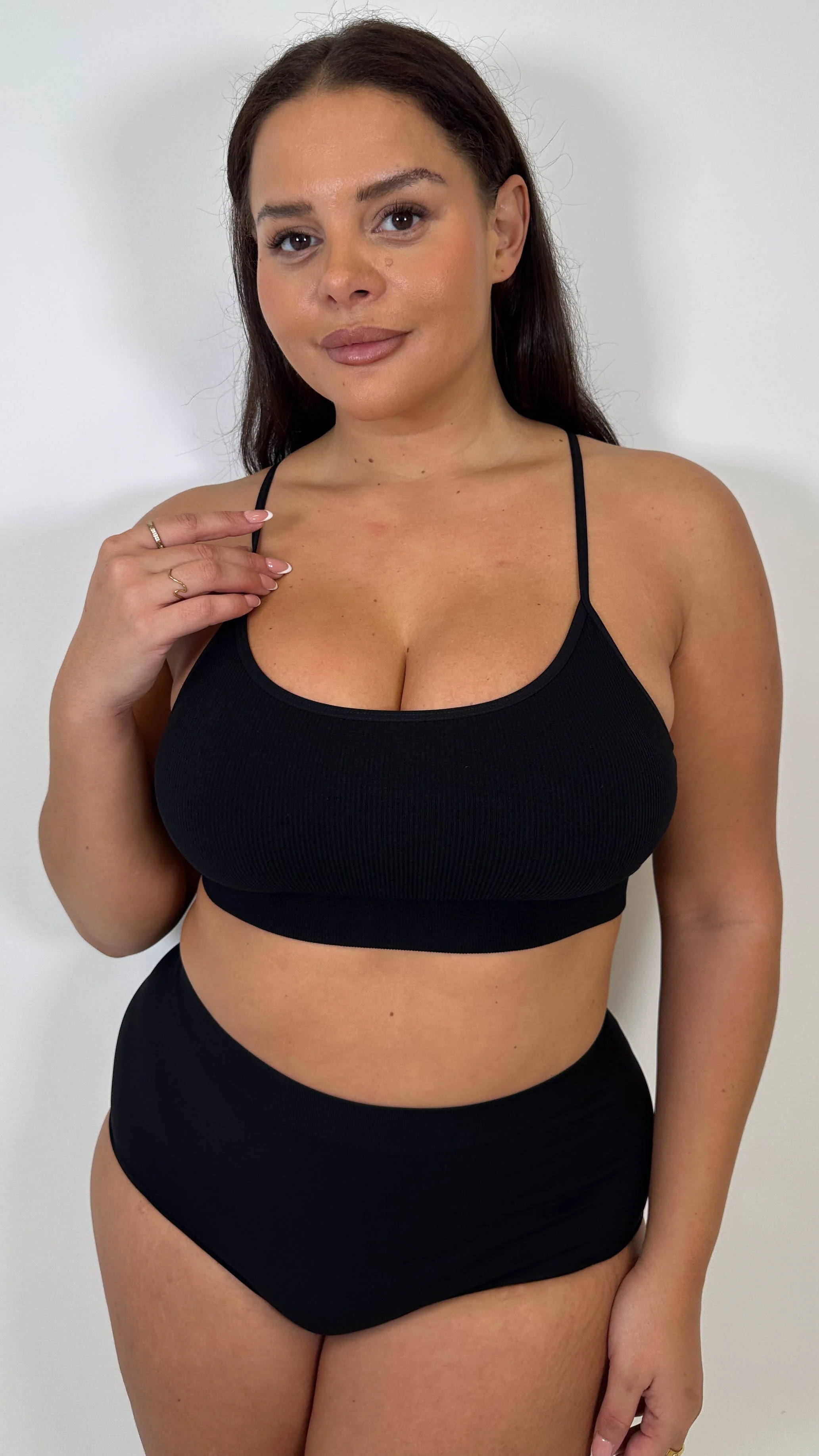 Ribbed Seam-Free Bralette Black - Image 3