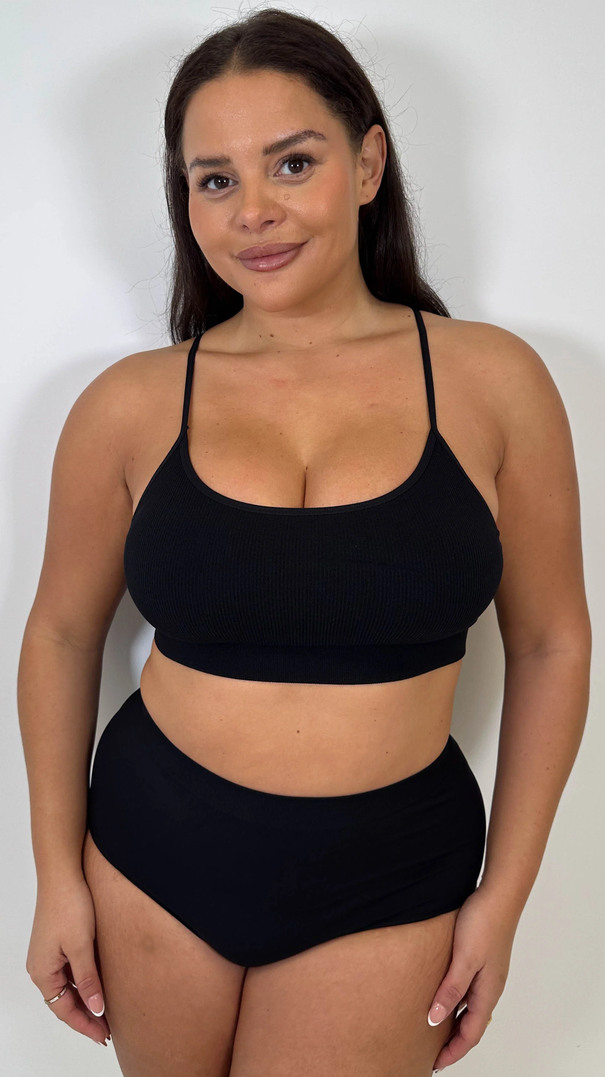 Ribbed Seam-Free Bralette Black - Image 4