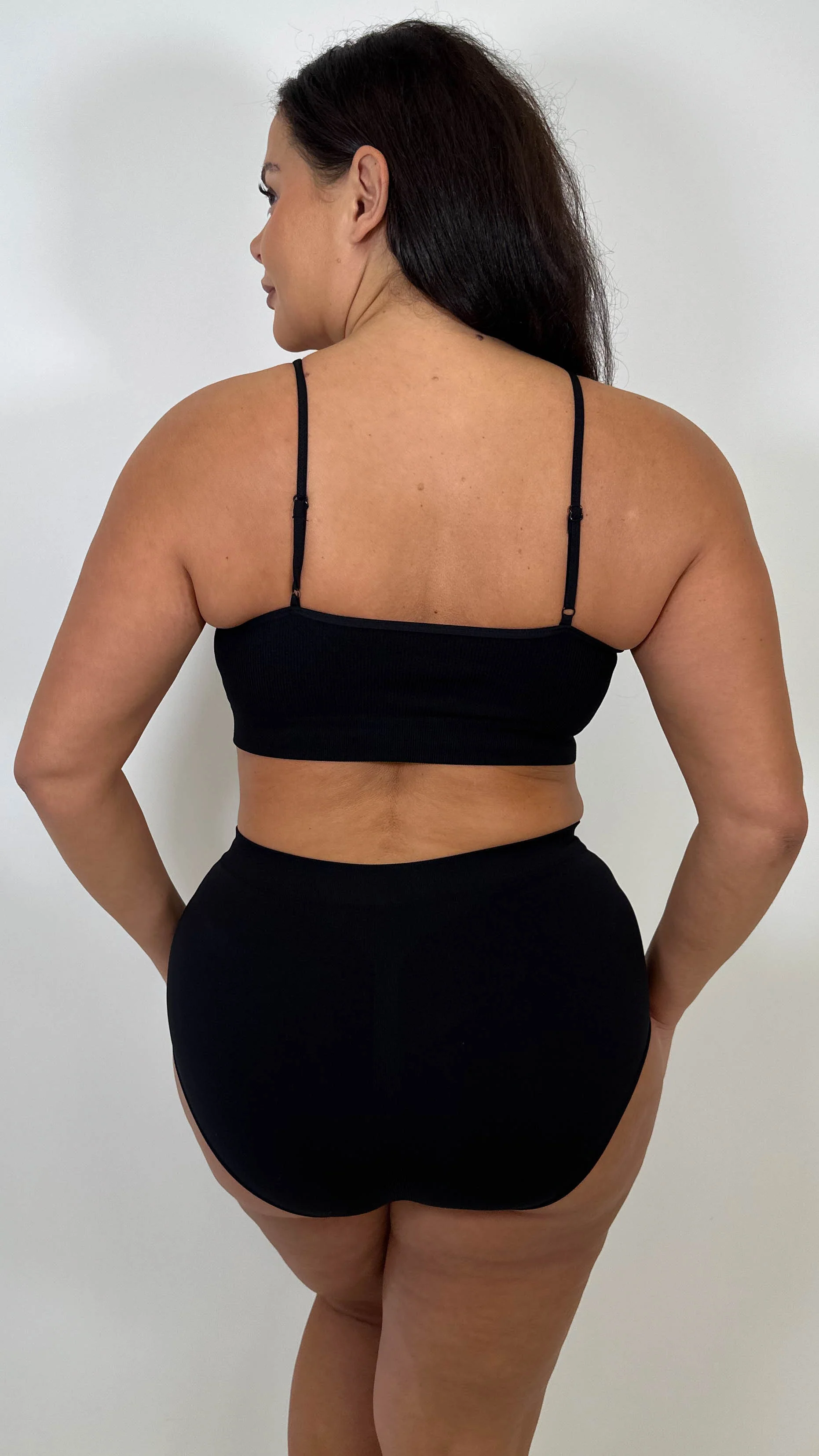 Ribbed Seam-Free Bralette Black - Image 7