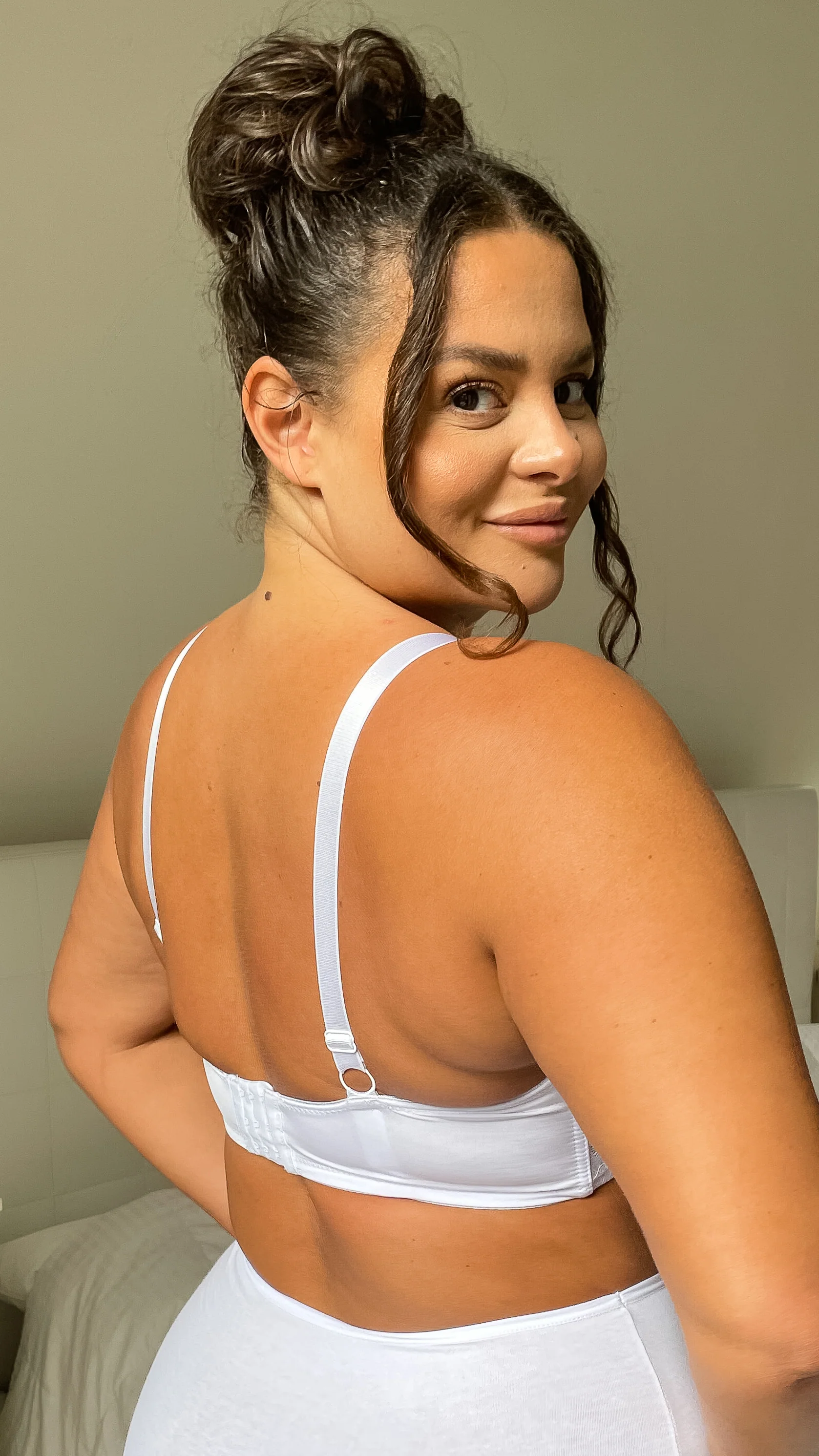 Wired Smooth Cup Lace Detailed Bra White - Image 3